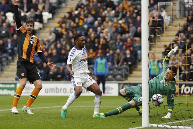 Jermain Defoe scored Sunderland's second to secure a rare 2-0 victory over Hull