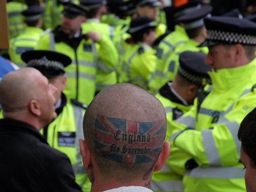 Fascist protesters meet police in Croydon demonstration
