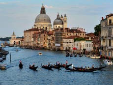 Venice bans new hotels as tourist crackdown continues 