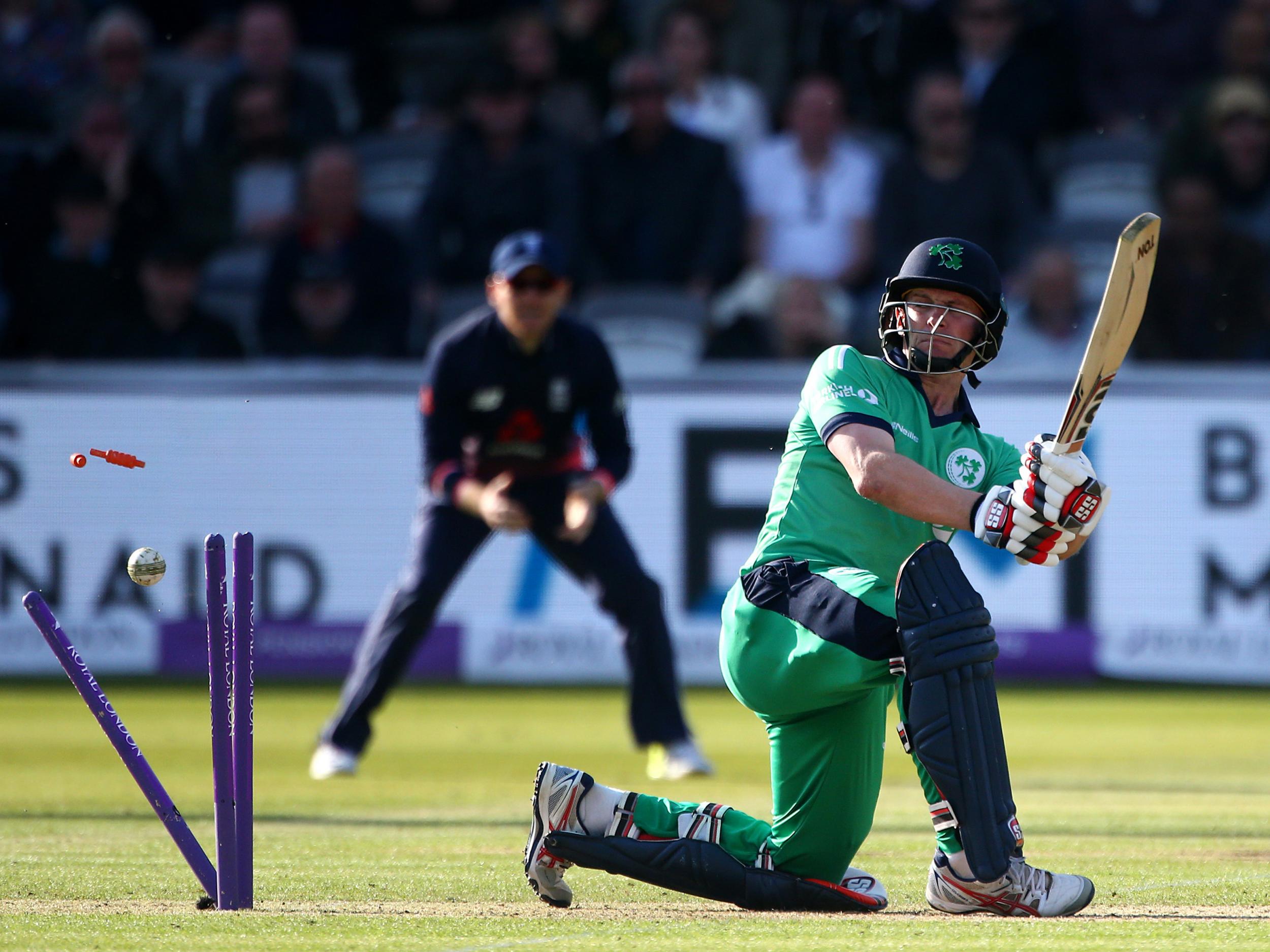William Porterfield made an impressive 82 before being bowled by Wood (Getty )