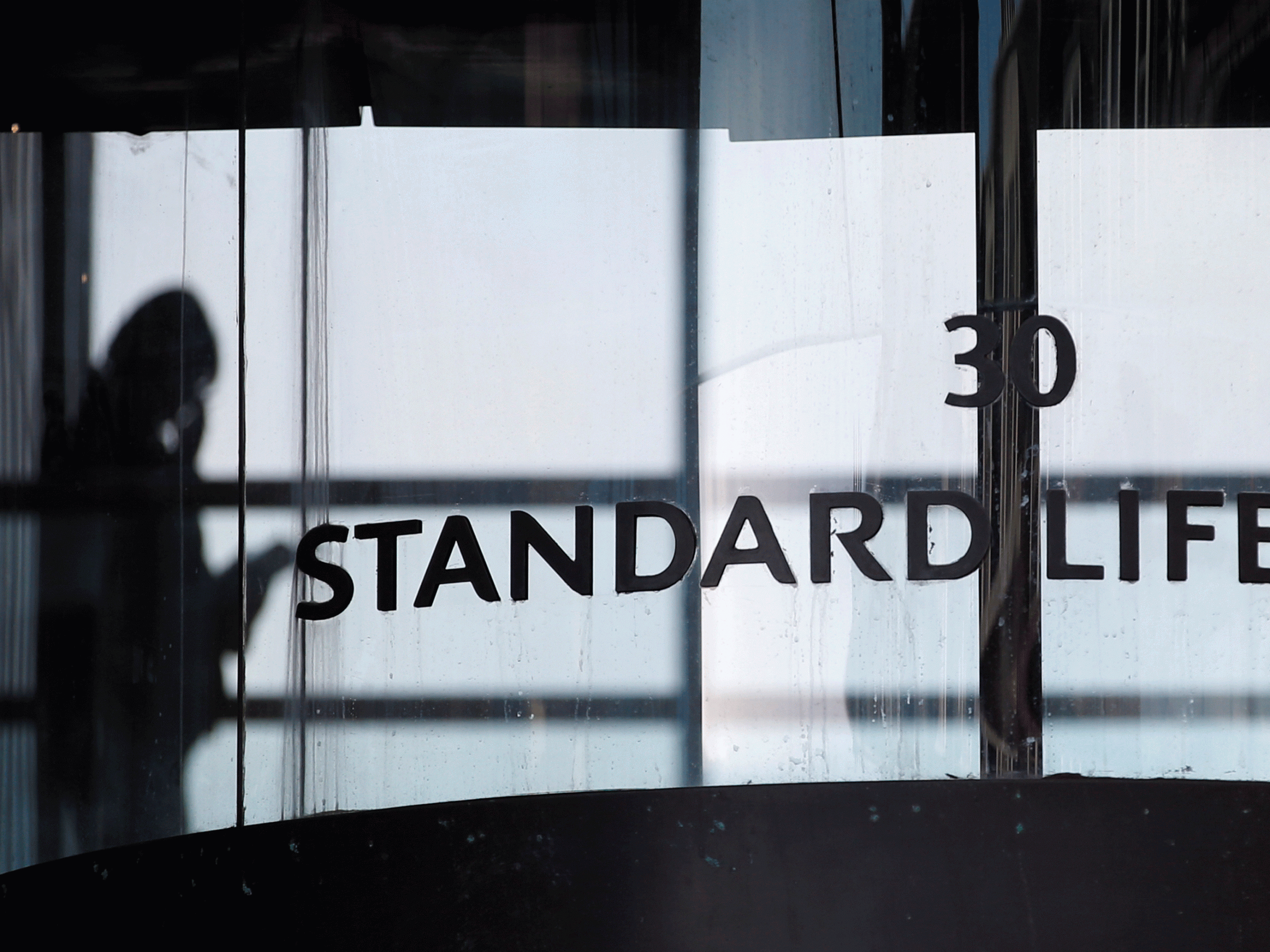 Standard Life and Aberdeen to cut 800 jobs after merger
