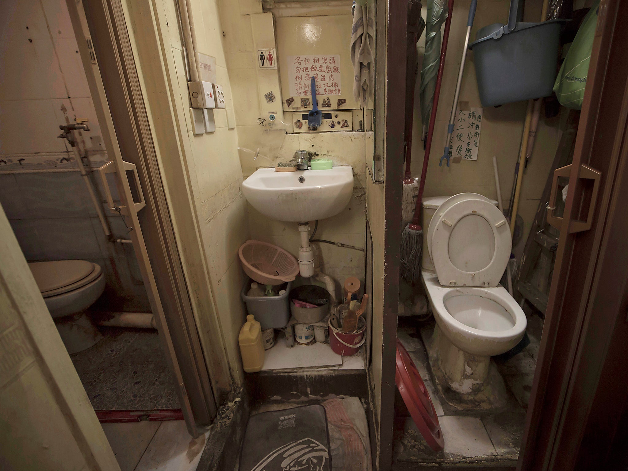 Coffin Homes Of Hong Kong Revealed In Pictures The Independent
