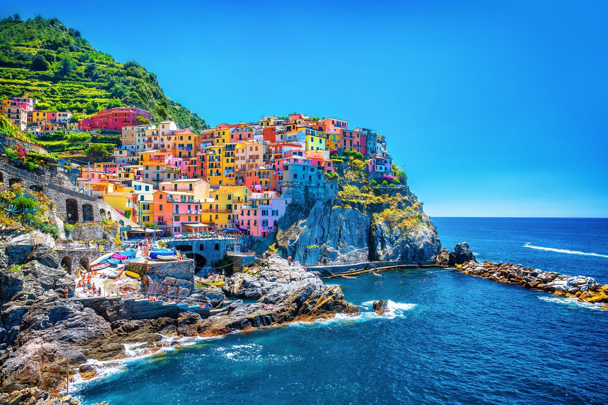 Cinque Terre started ticketing tourists