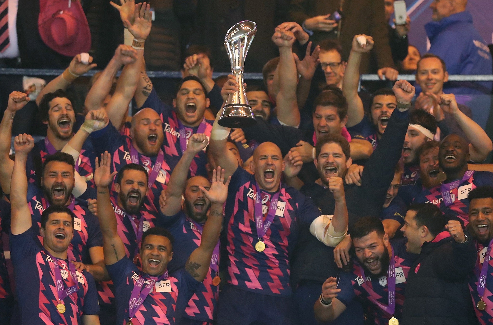 Sergio Parisse lifts the European Challenge Cup after Stade Francais' victory over Gloucester