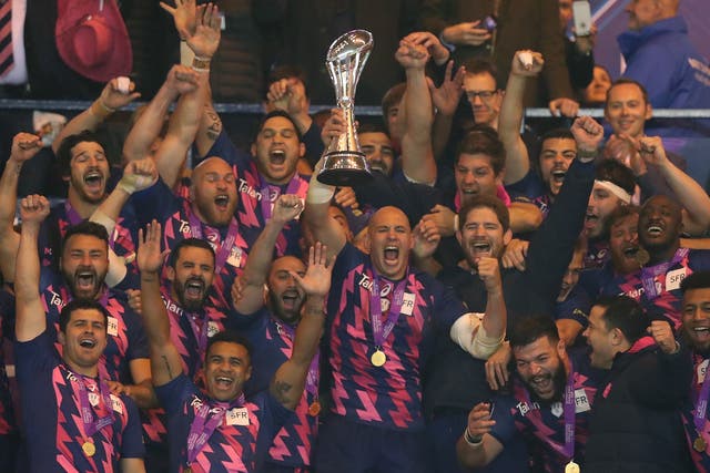 Sergio Parisse lifts the European Challenge Cup after Stade Francais' victory over Gloucester