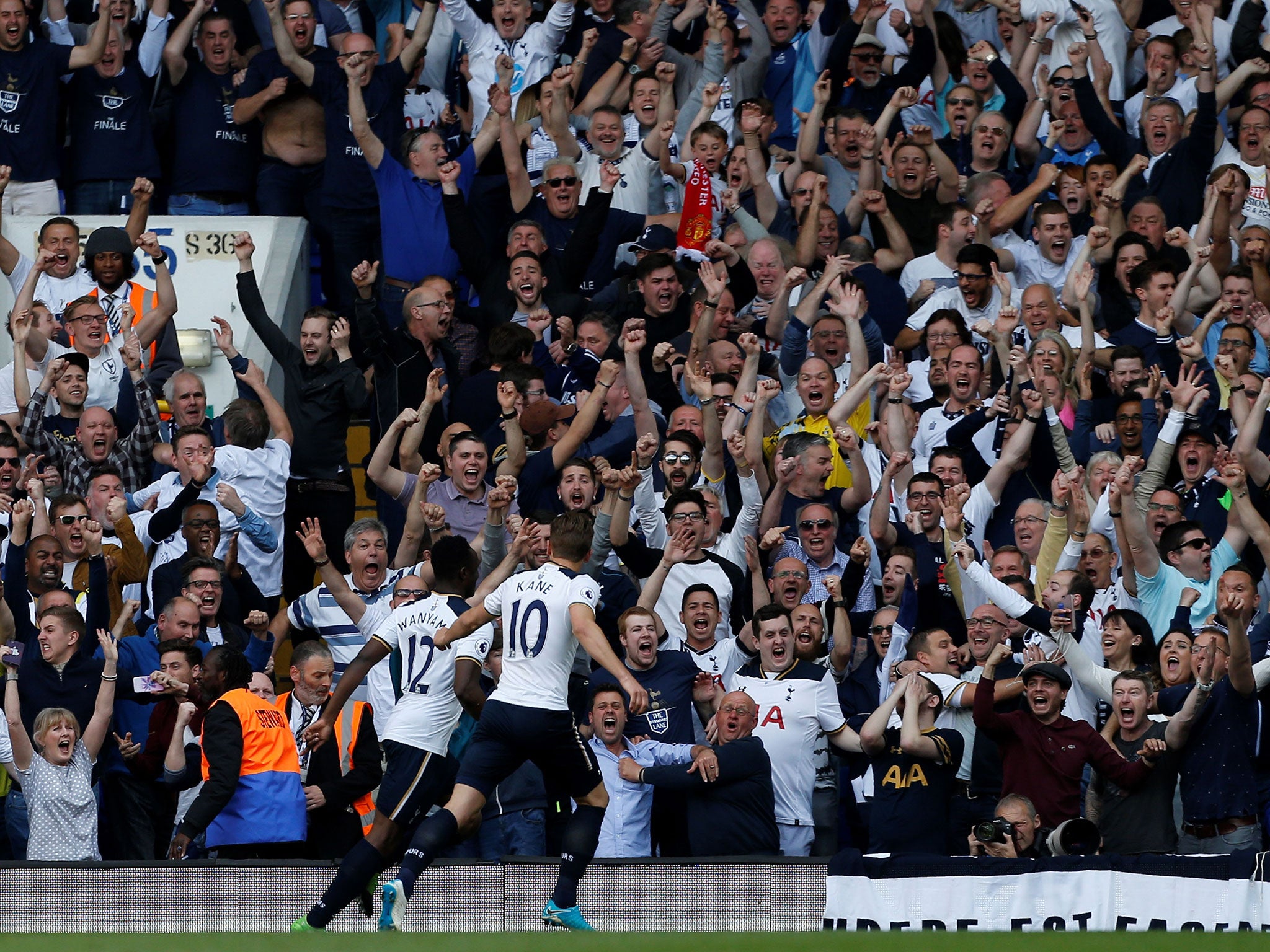 Victor Wanyama celebrates his goal