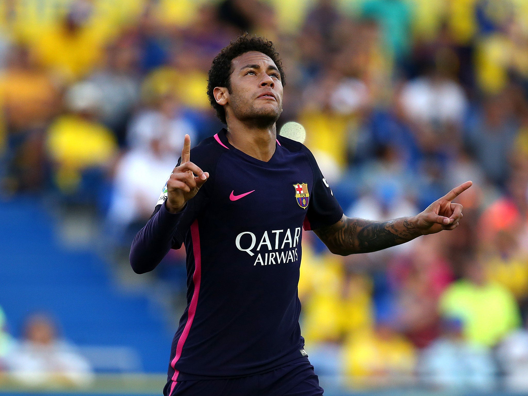Neymar says he wants to play with Messi and remain in Barcelona