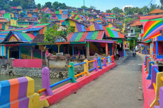 Indonesian village gets a rainbow makeover