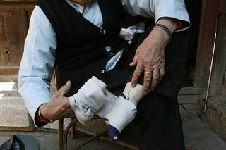 Graphic photos show brutal reality of ancient Chinese practice of foot