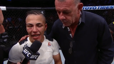 This Ufc Fighter Proposed To Her Girlfriend From The Cage Indy100 Indy100