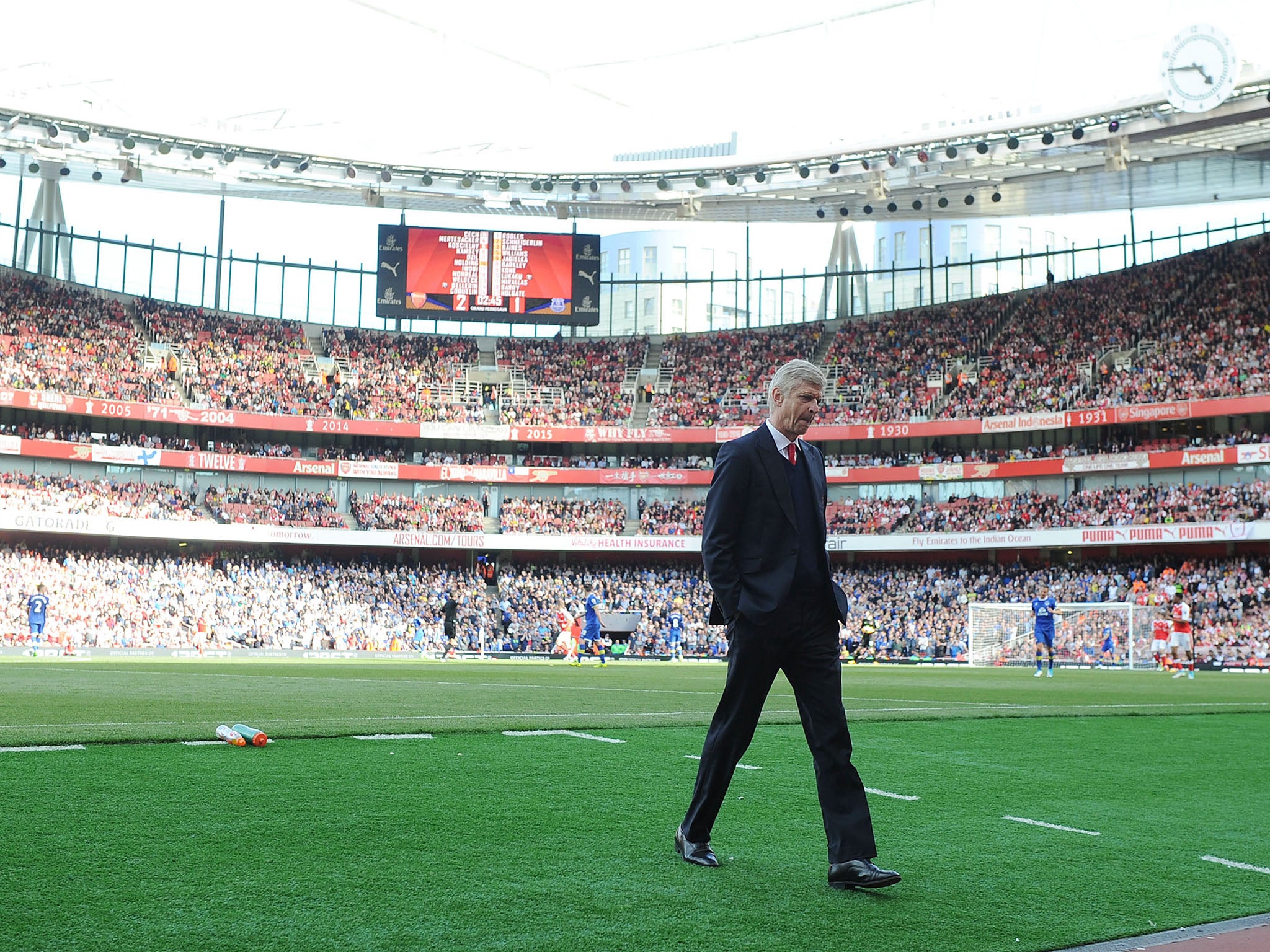 Wenger is still yet to commit his future to Arsenal
