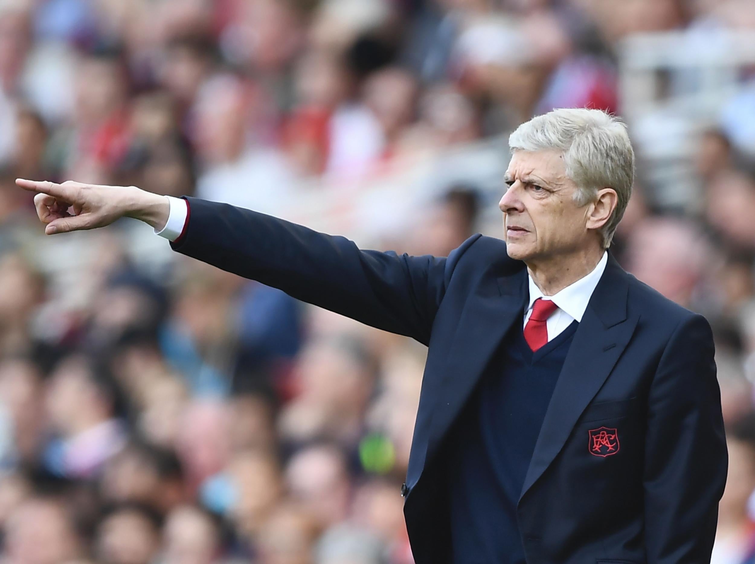 Wenger does not want to spend big this summer