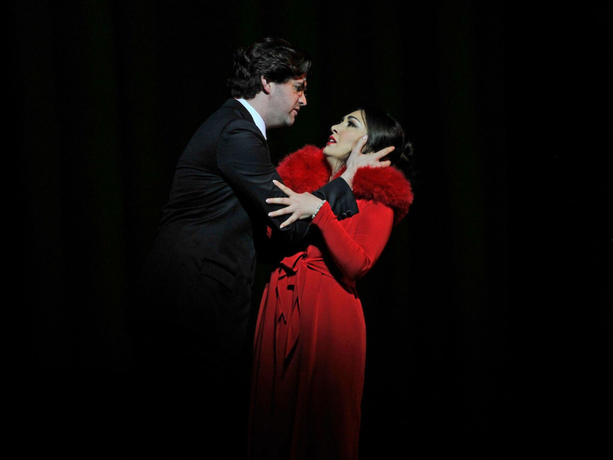 Zach Borichevsky as Alfredo and Kristina Mkhitaryan as Violetta in 'La traviata' at Glyndebourne Festival Opera