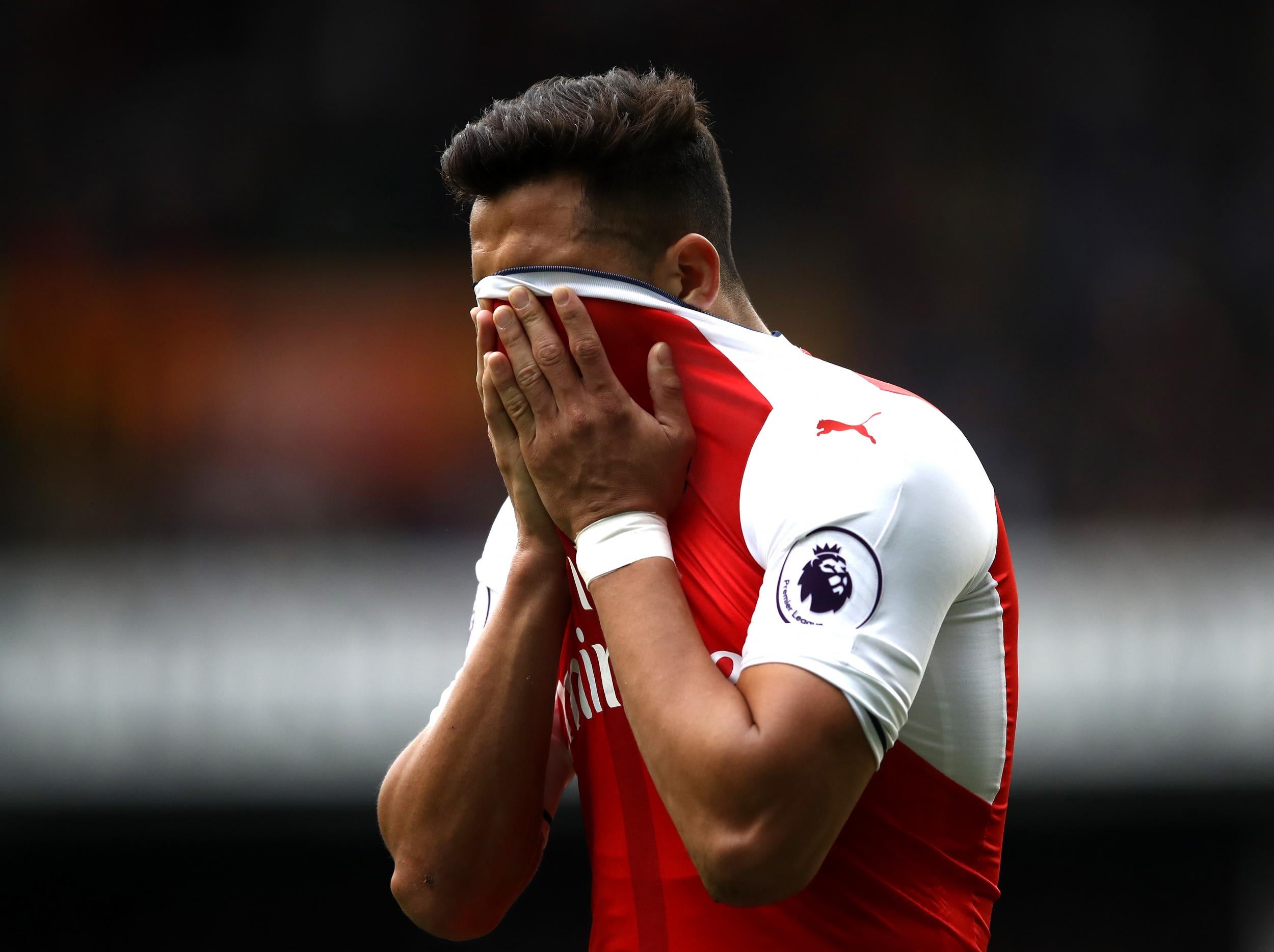 PSG are hoping to take advantage of Sanchez's contract uncertainty