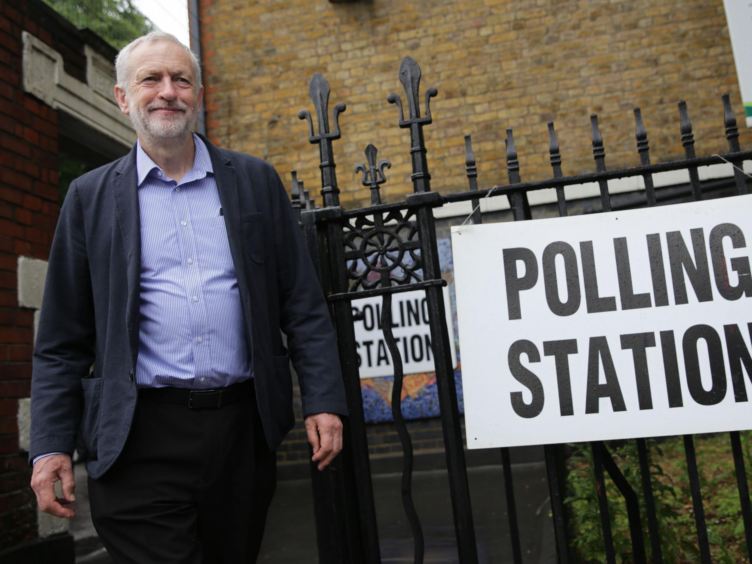 UK Election: 90,000 young people register to vote in one day in boost for Jeremy Corbyn