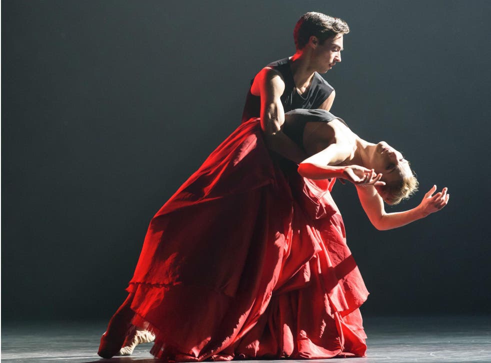James Hay and Zenaida Yanowsky in the Royal Ballet’s ‘Symphonic Dances’ at the Royal Opera House