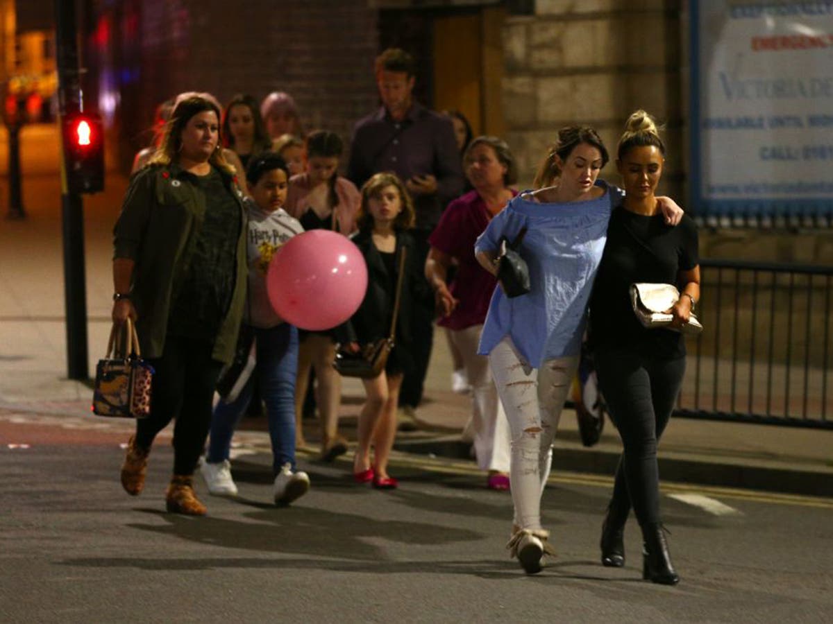 Manchester attack: Firefighters did not respond to bombing for two hours because of false alarm over 'active shooter'