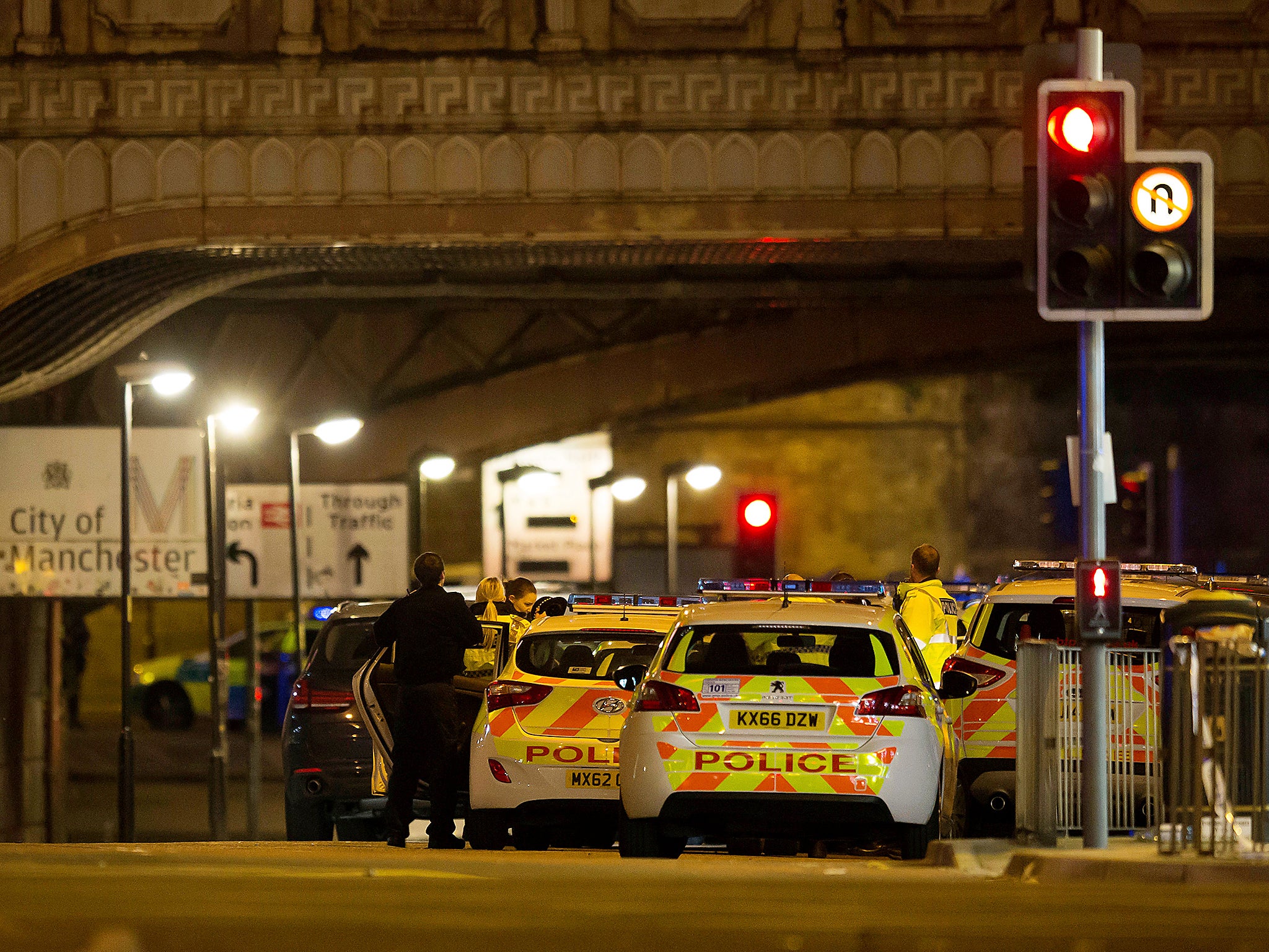 Manchester explosion: Video captures moment of bomb blast that killed ...