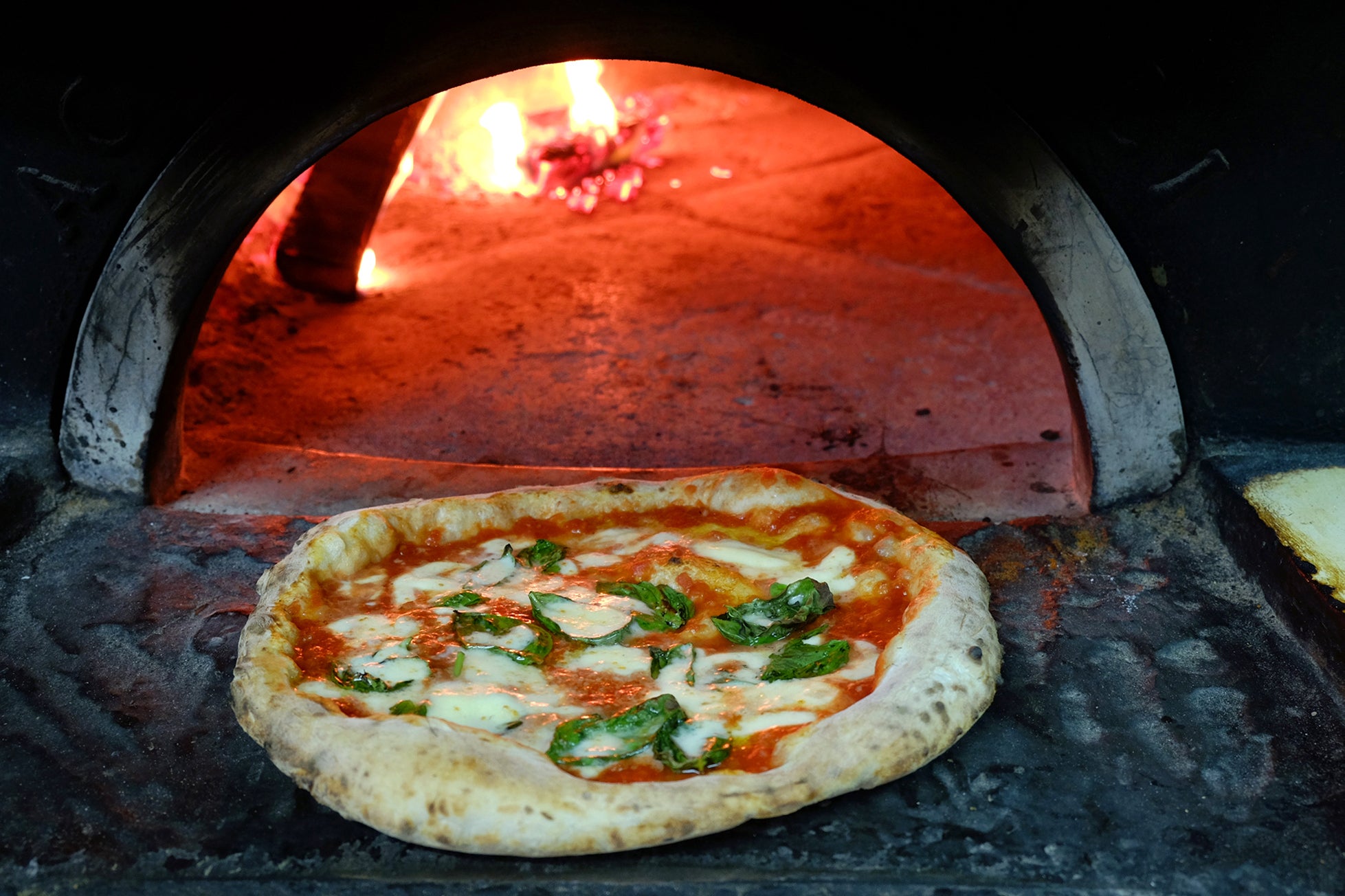 Pizza making is a woman’s work at Le Figlie di Iorio