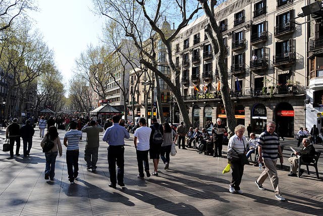Locals and tourists on Las Ramblas in 2009