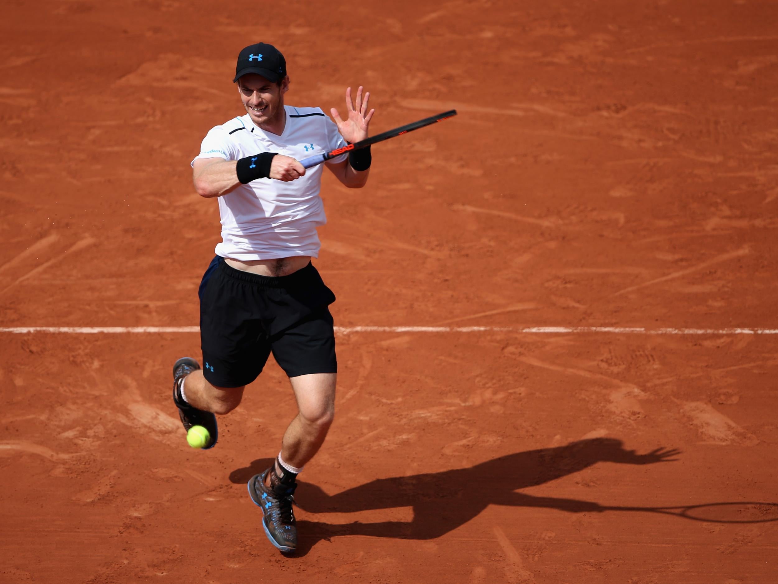 Murray is through to the fourth round of the French Open