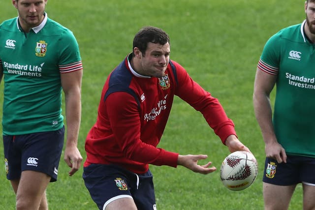 Robbie Henshaw will go face-to-face with Sonny Bill Williams