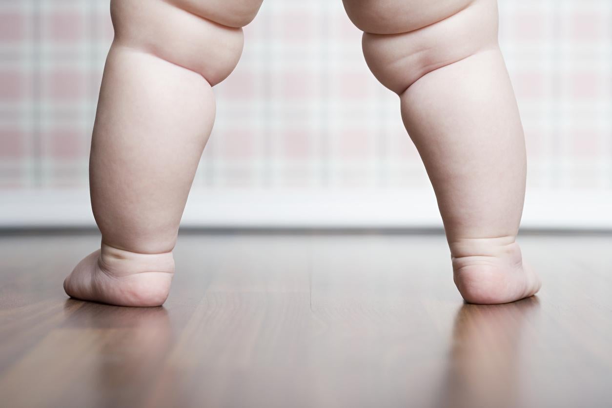 Mother Gives Birth To Baby Weighing 13 5 Pounds Who Needs Clothes Meant 