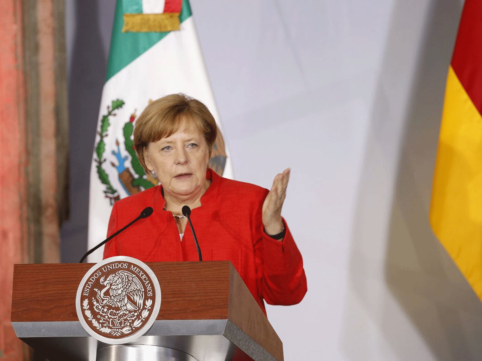 Merkel condemns 'putting up walls' on visit to Mexico