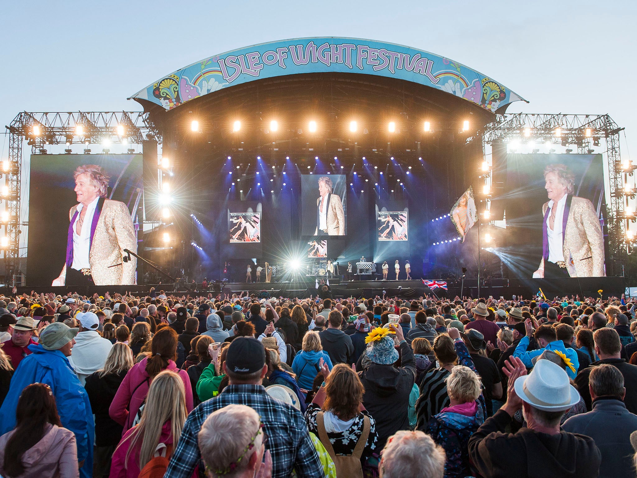 ‘These are troubled times,’ Rod Stewart told the crowds at Seaclose Park