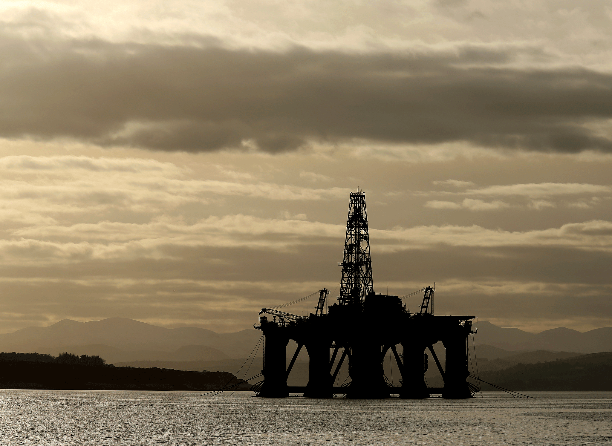 Oil companies will be given £5bn in tax breaks to decommission North Sea rigs by the end of 2021