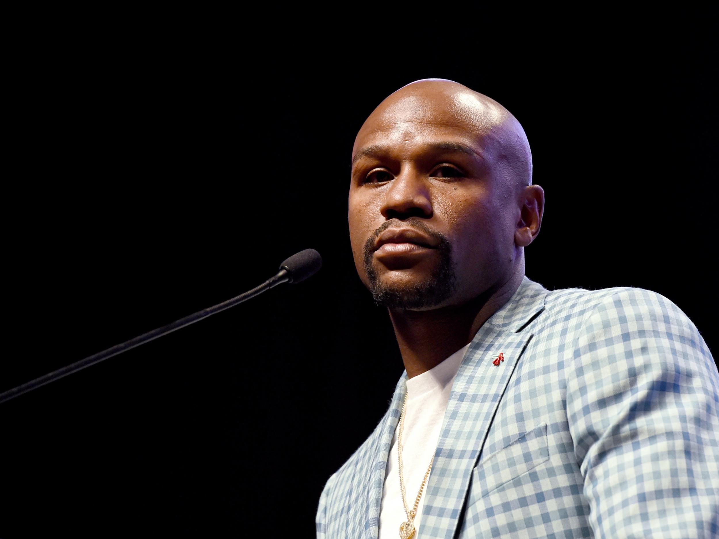 Mayweather insists he is giving the fans what they want to see