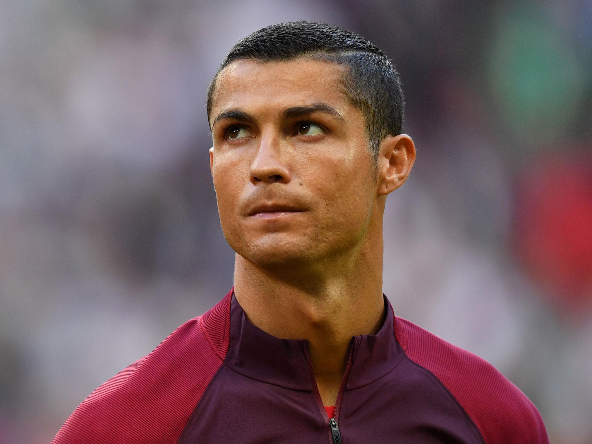 Cristiano Ronaldo wants to leave Real Madrid with Manchester United a potential destination