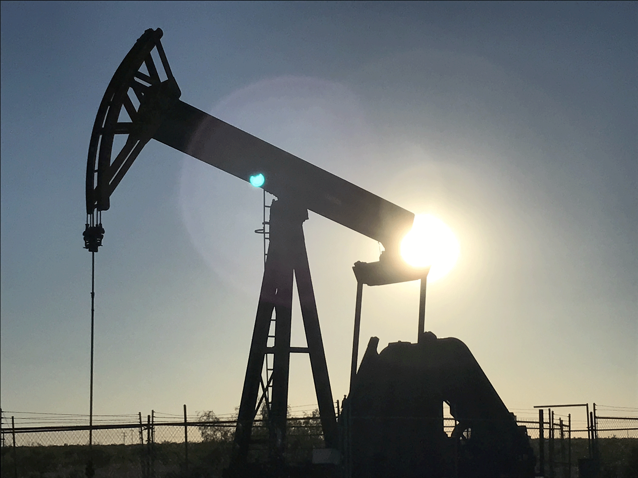 Shale oil supply continues to rise in the US as Opec countries continue to limit supply