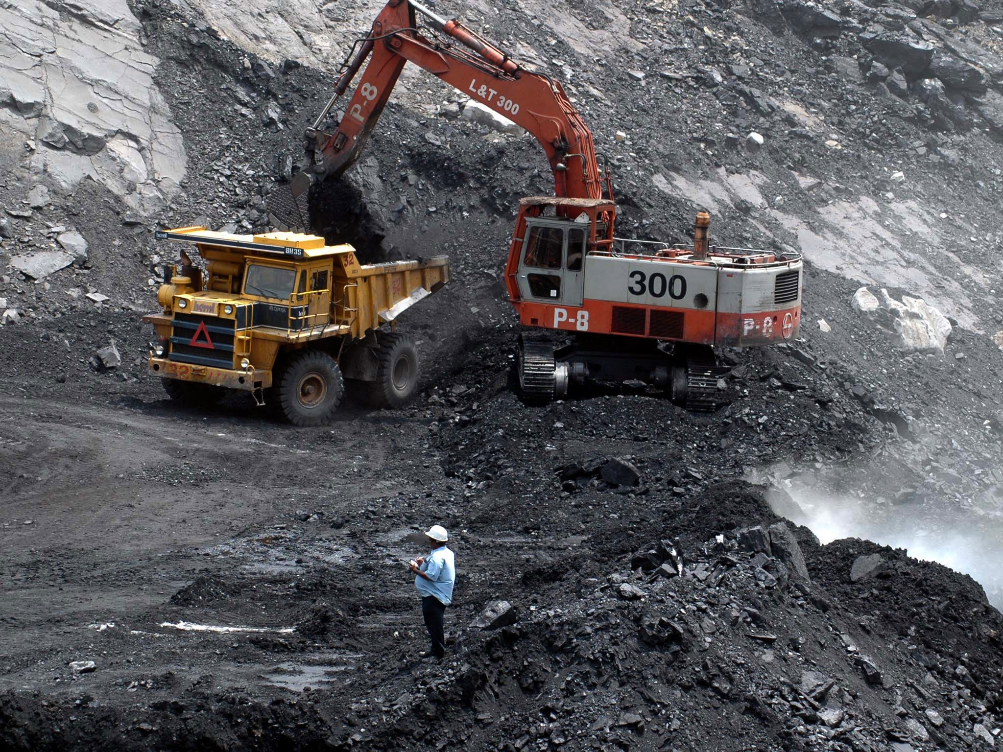 world-s-biggest-coal-company-closes-37-mines-as-solar-power-s-influence