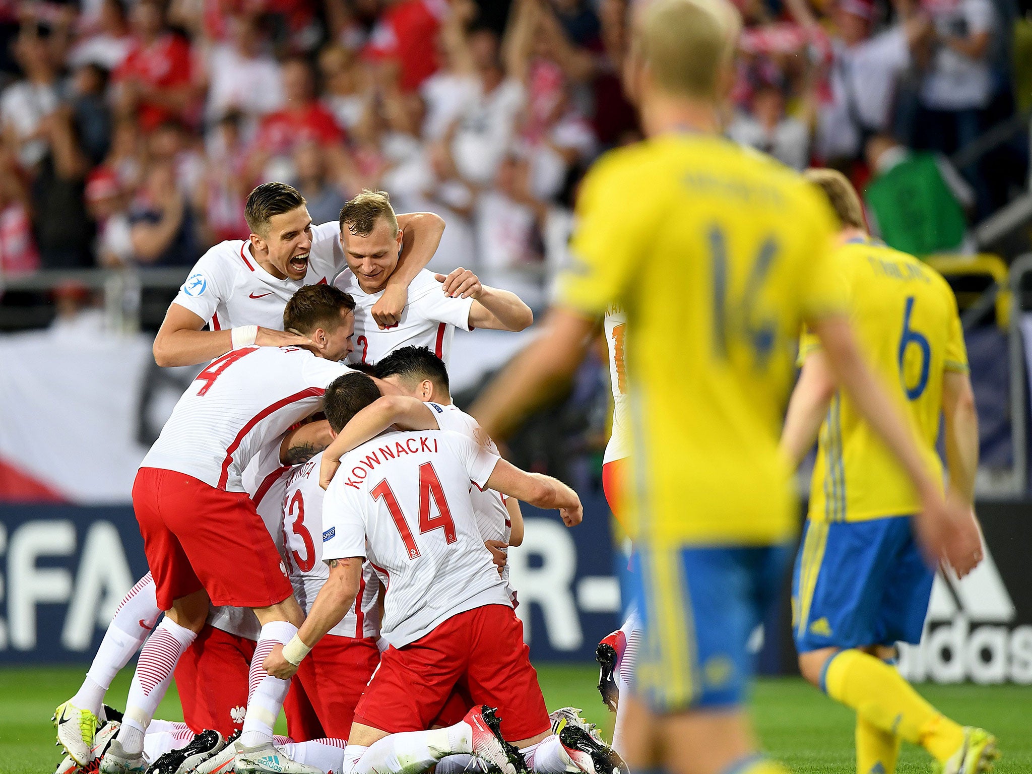 Poland drew 2-2 with Sweden on Monday