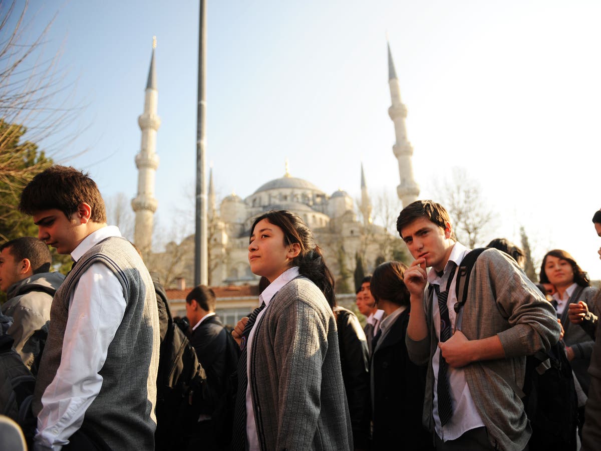 Turkish student. Студенты в Турции. Школьники Турции. Образование в Турции. Религиозные школы в Турции.