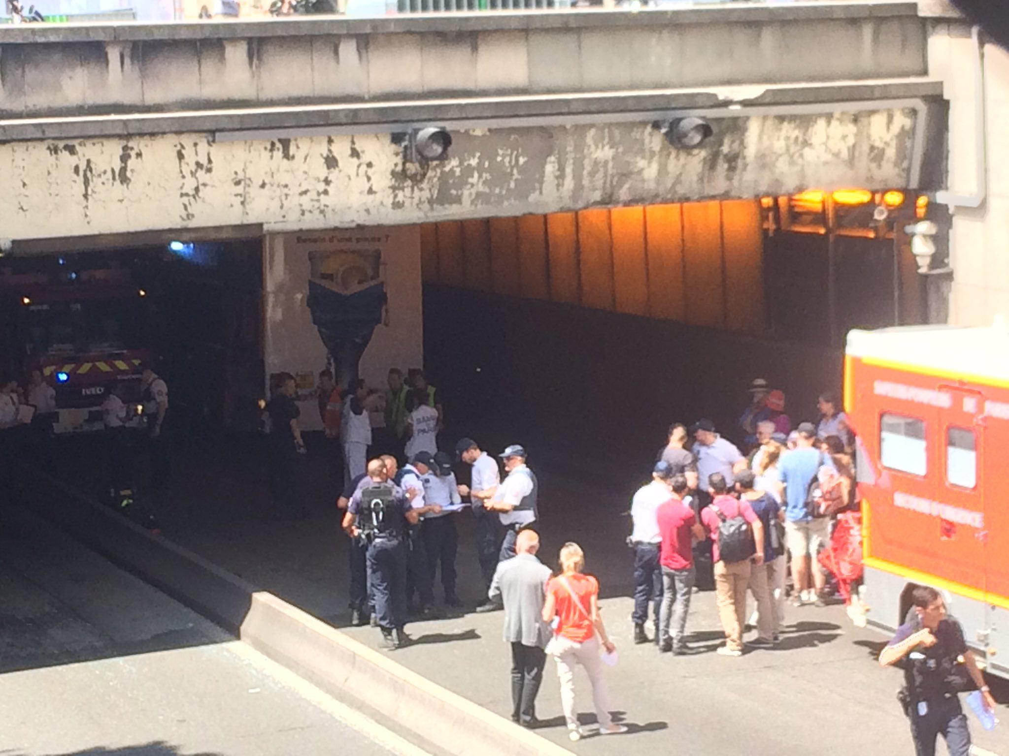 Emergency services at the tunnel under the Alexandre III bridge in Paris