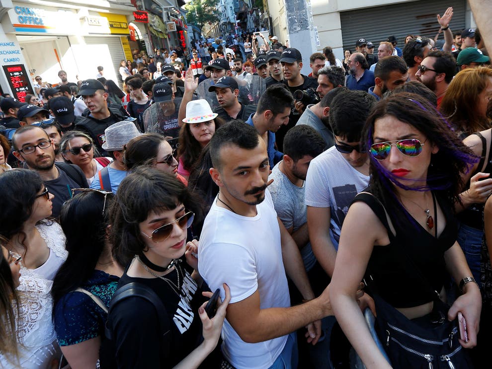 Istanbul Pride Turkish Riot Police Fire Rubber Bullets At Lgbt