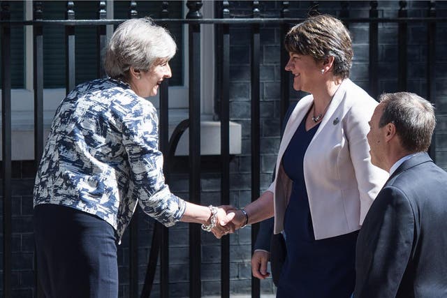 PM Theresa May and DUP leader Arlene Foster meet at Downing Street