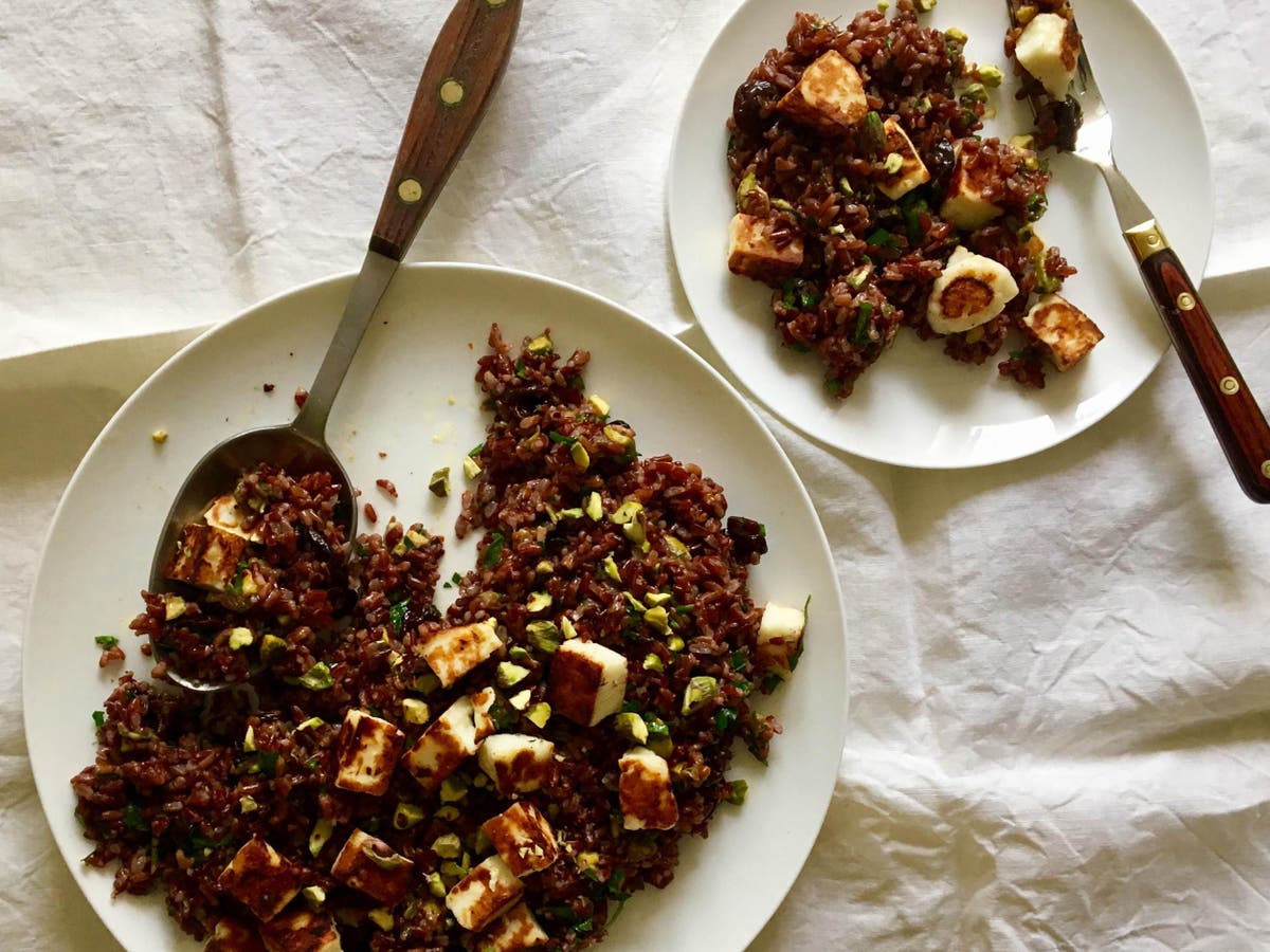 How to make red rice salad with halloumi croutons