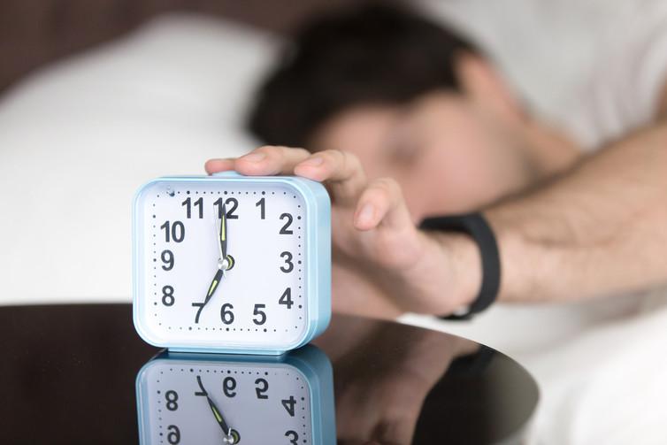 The researchers objectively measured sleep using sleep-tracking devices