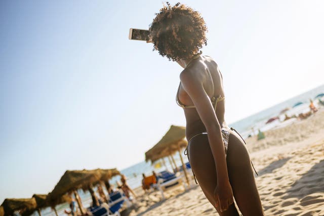 Nearly three quarters of people dislike seeing their friends' holiday pictures, according to a survey