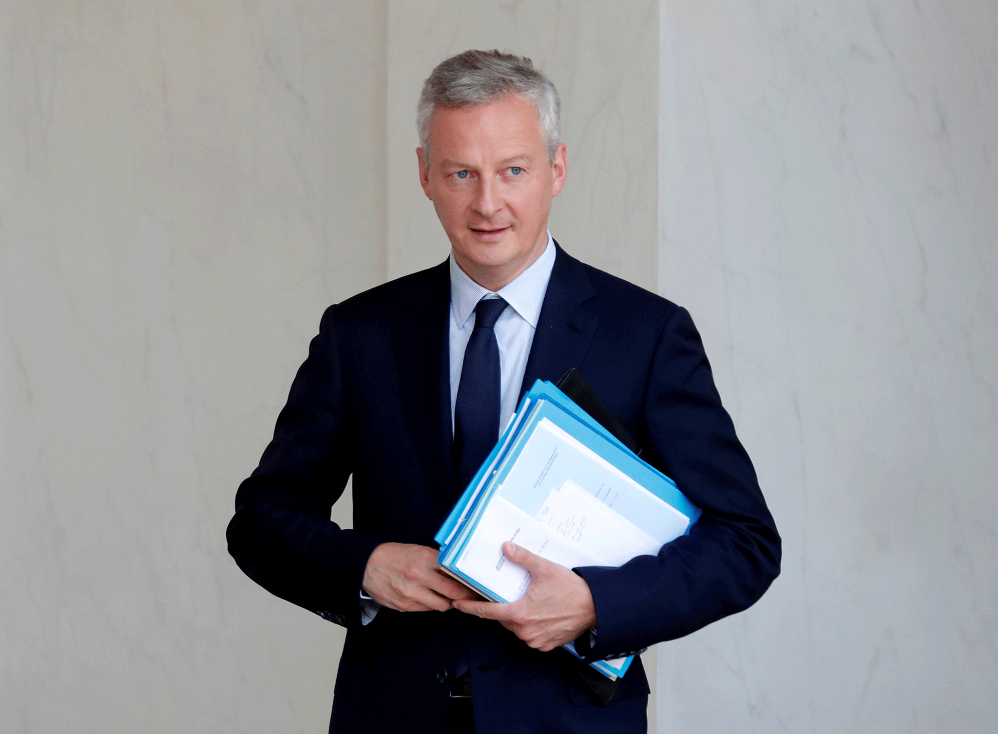 French Finance Minister Bruno Le Maire leaves after the weekly cabinet meeting at the Elysee Palace in Paris, France, 28 June, 2017