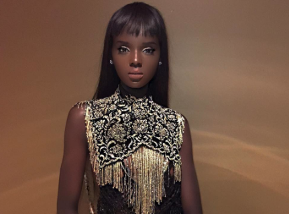 Model Duckie Thot Confuses Twitter Users With Her Barbie Doll Beauty The Independent The