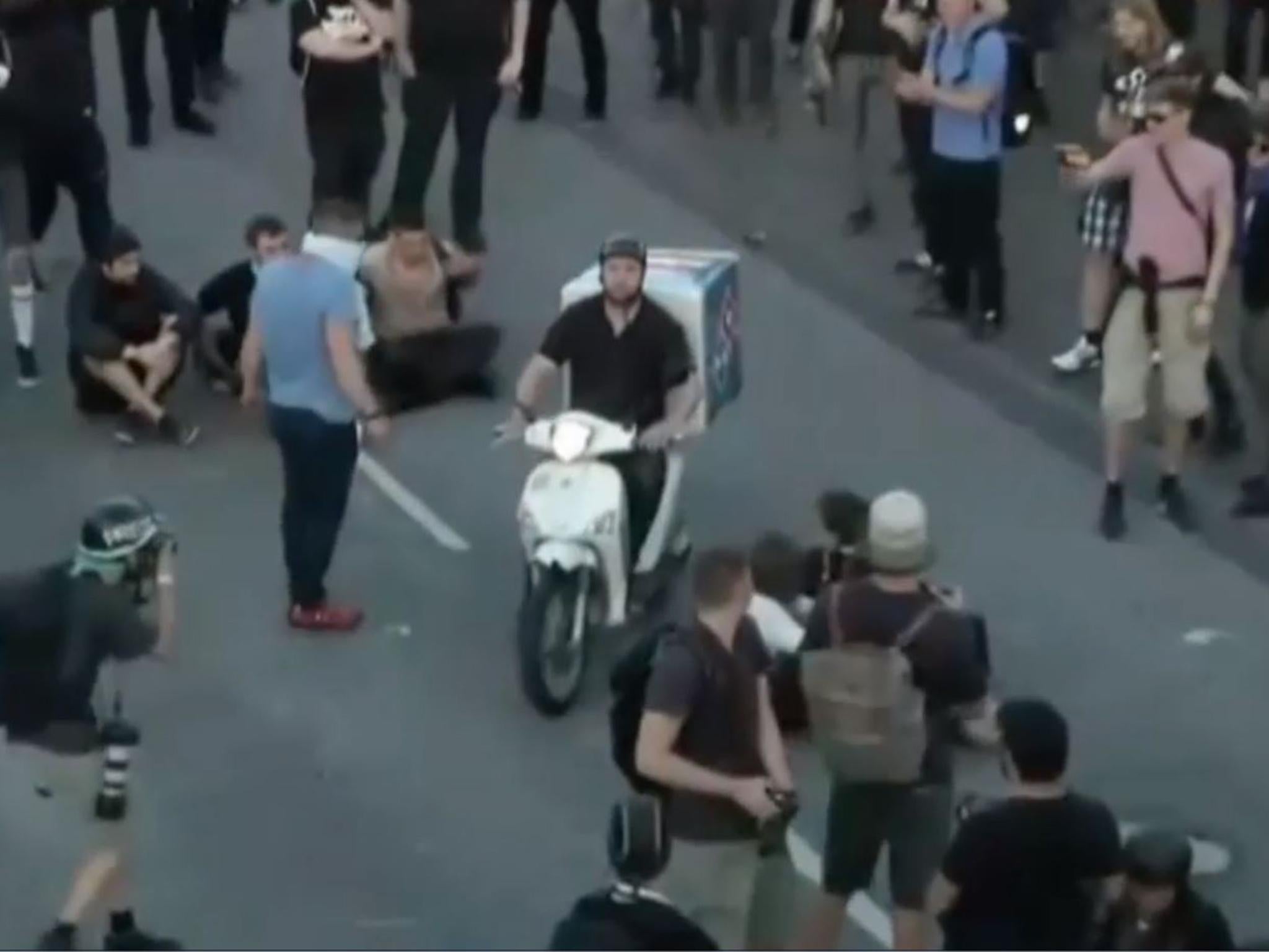 Man Delivers Pizza In The Middle Of G20 Riots The Independent
