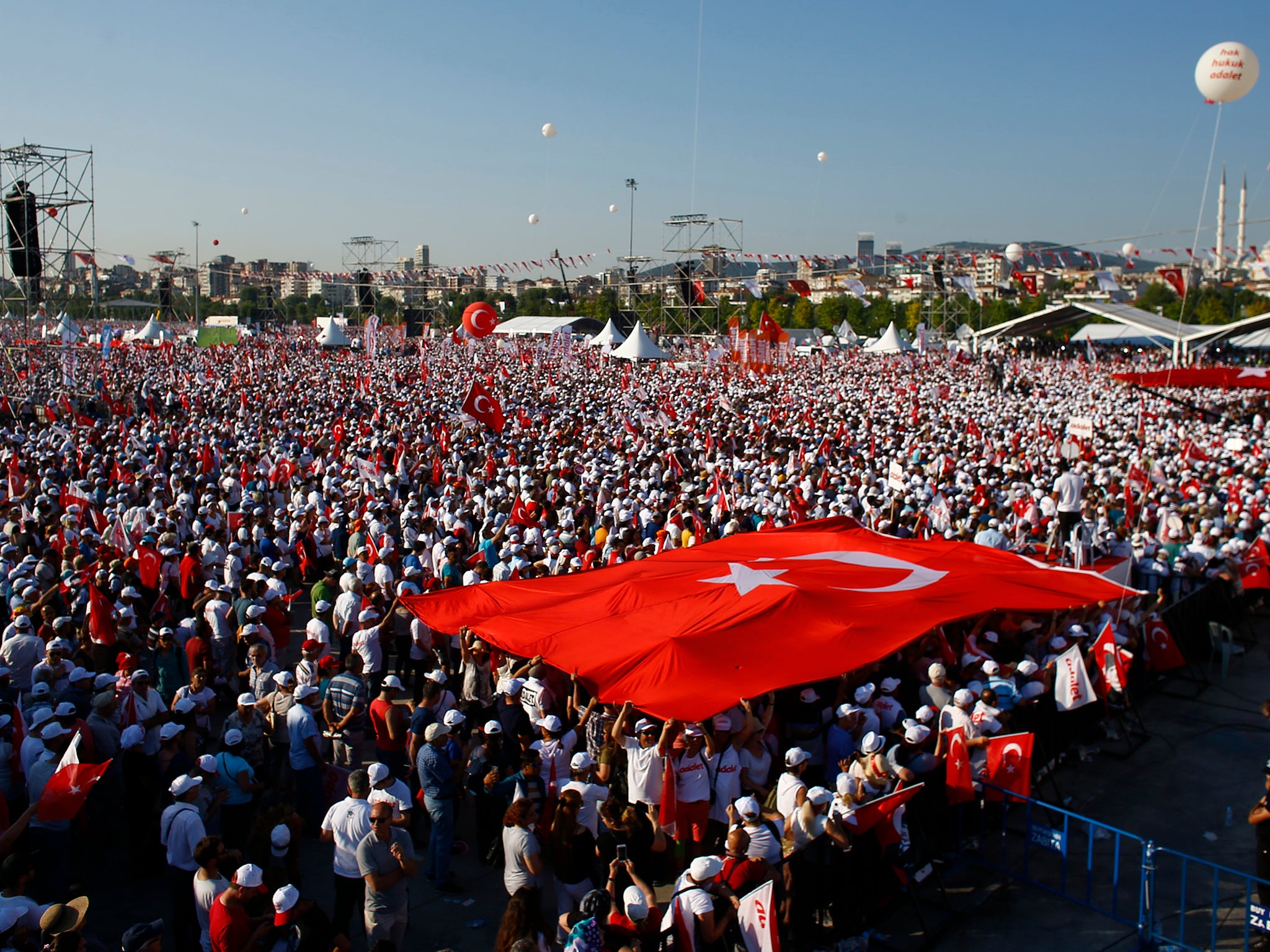 Thousands of people gathered in Istanbul to conclude an opposition-led 'march for justice' against the government