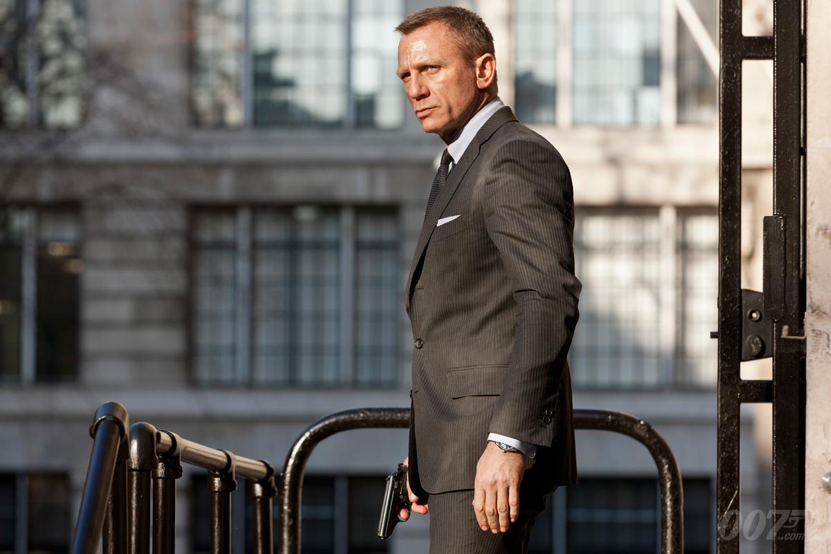 Daniel craig store bond 25