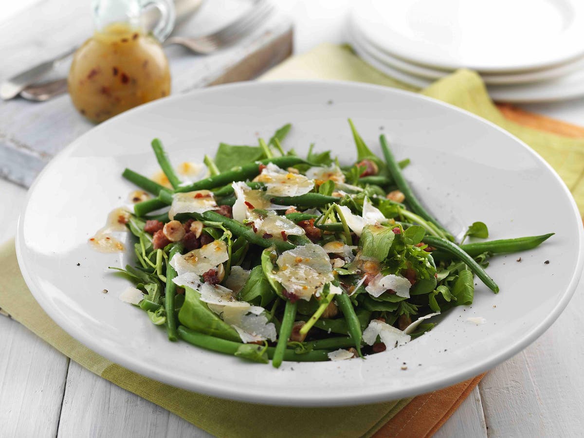 How to make spinach, pancetta and pecorino salad with marmalade