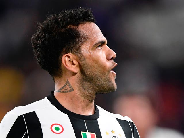 Dani Alves agreed a deal in principle with Manchester City, only to be offered improved terms in France