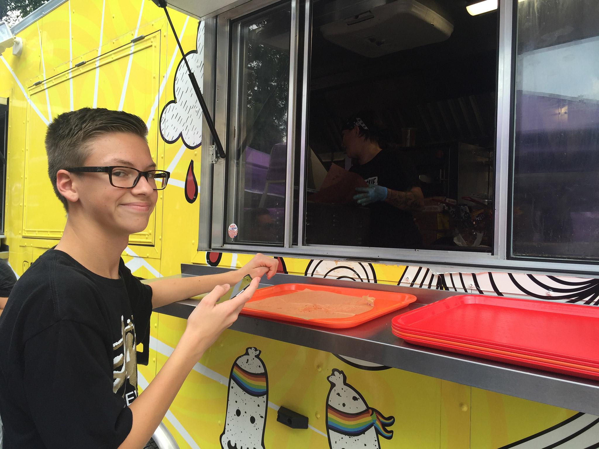 Desmond queuing at La Barbecue